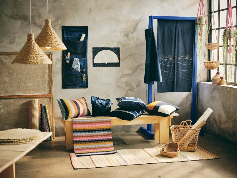 FURNITURE & DECORATIONS